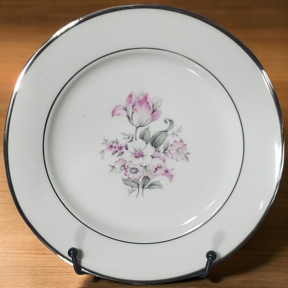 Embassy USA Dinner Plate Pattern EMB1 - 10 1/4" - Picture 1 of 3